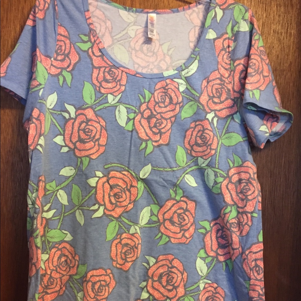 LulaRoe 2x Classic T